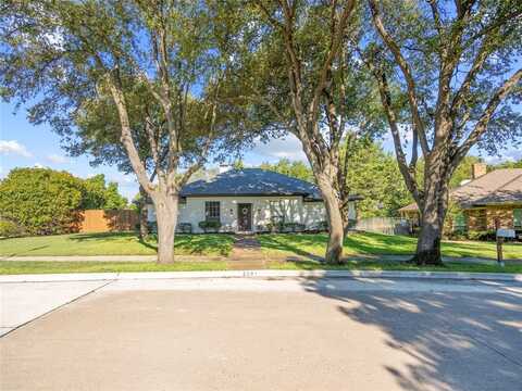 2001 Portsmouth Drive, Richardson, TX 75082