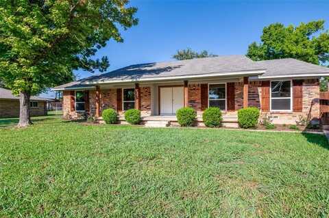 125 Stardust Lane, DeSoto, TX 75115