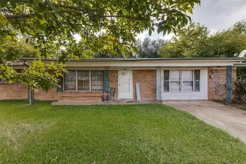 425 Lybrand Street, Wills Point, TX 75169