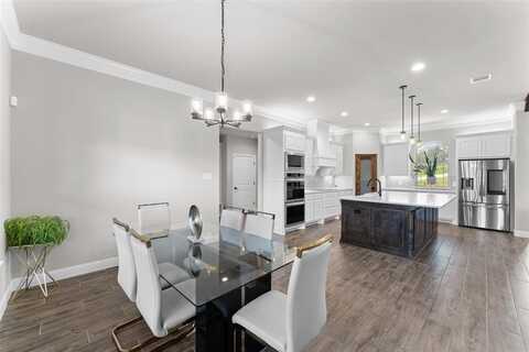 1055 Meadow Wood Terrace, Azle, TX 76020