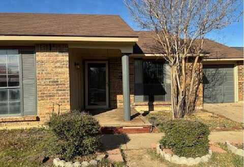 6971 Newberry Court W, Fort Worth, TX 76120