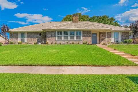 1105 Clear View Drive, Bedford, TX 76021