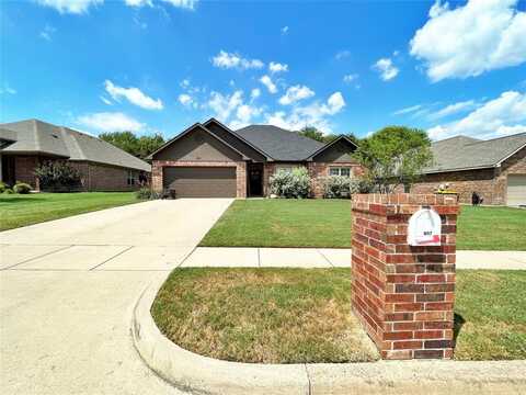 807 Brandt Street, Grandview, TX 76050