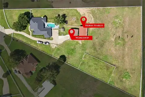 800 Round Hill Road, Fort Worth, TX 76131
