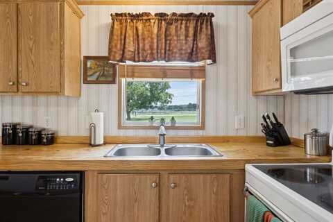 510 N Cardinal Road, Reno, TX 76020