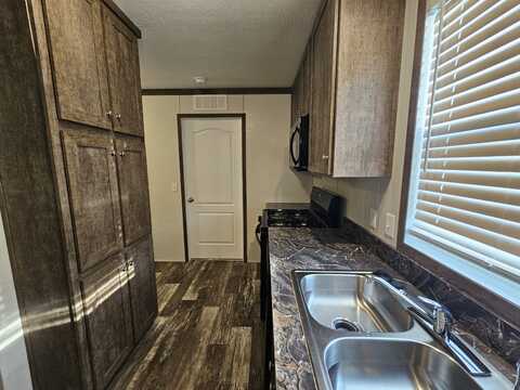 215 Maple, Highland, MI 48357
