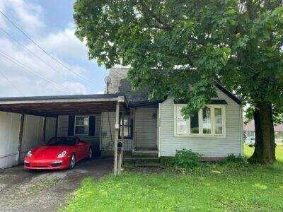 2332 Harmon NE St, Canton, OH 44705