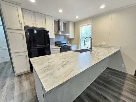 52 Ash, Highland, MI 48357