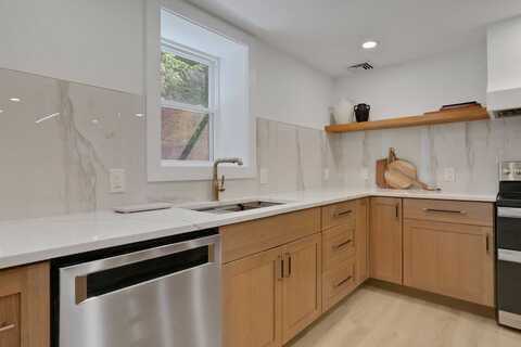 53 Henry, Poughkeepsie, NY 12601