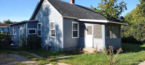 702 Main St., South English, IA 52335