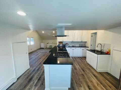 Wolfle St, Glen Cove, NY 11542
