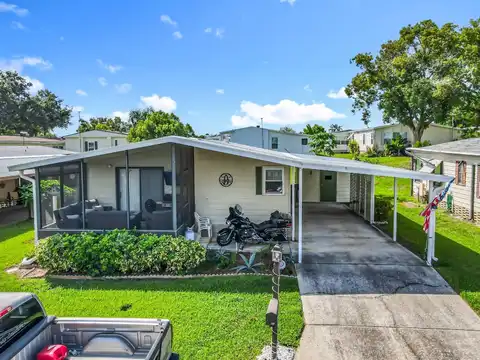 199 Edelweiss Dr, Winter Haven, FL 33881