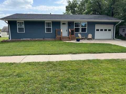 624 J Street, Aurora, NE 68818