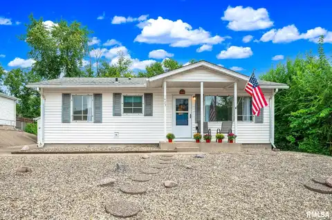 1425 ARTHUR Street, Pekin, IL 61554