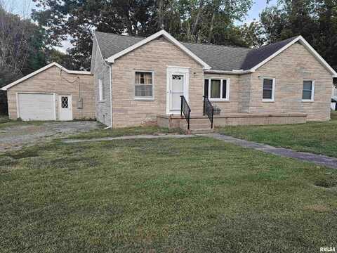305 N MAIN, Wayne City, IL 62895