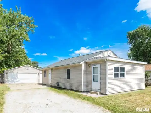 303 POWERS Avenue, Pekin, IL 61554