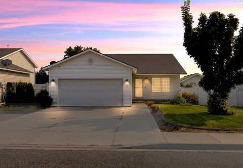 8708 Heathrow Ct, Pasco, WA 99301