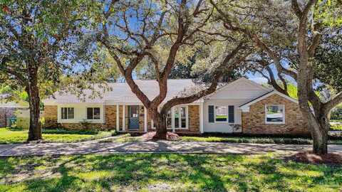 110 Florida Ave, Gulf Breeze, FL 32561