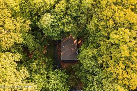 225 Sutton Place, Pocono Summit, PA 18346