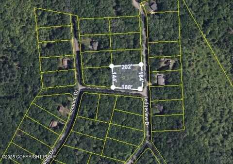 ledgerview Court, Hawley, PA 18428