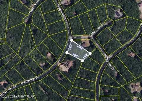ledgeview Drive, Hawley, PA 18428