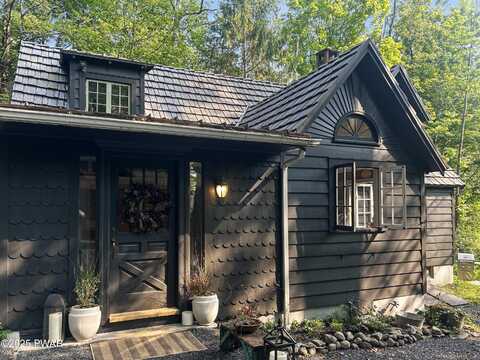 107 Metzger Trail, Dingmans Ferry, PA 18328