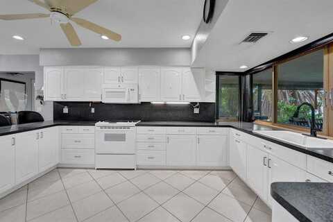 4761 SW 72nd Ave, Davie, FL 33314