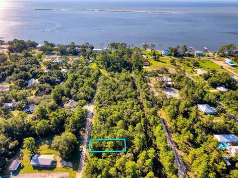 150 Kansas St, Lanark Village, FL 32323