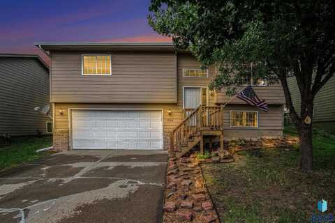 1504 E 71St St N, Sioux Falls, SD 57104