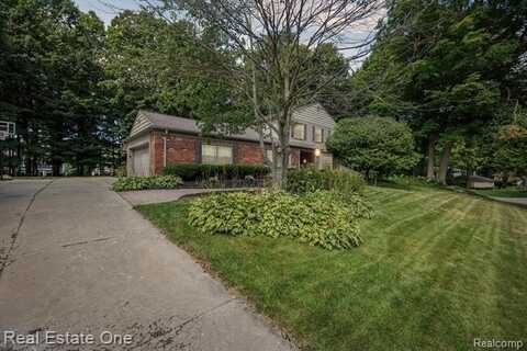 28815 Oak Point Drive, Farmington Hills, MI 48331
