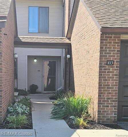 6740 Ridgefield Circle, West Bloomfield, MI 48322