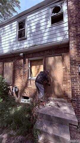 15804 E 7 MIle Road, Detroit, MI 48205