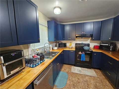 2924 Candlewood Circle, Chesapeake, VA 23324