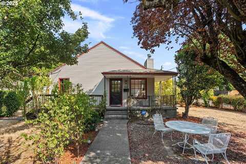 8457 NE GOING ST, Portland, OR 97220