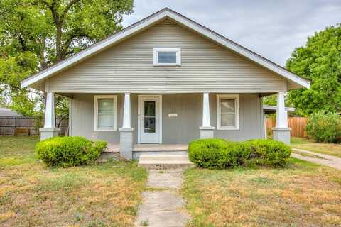 911 N 6th St, Ballinger, TX 76821