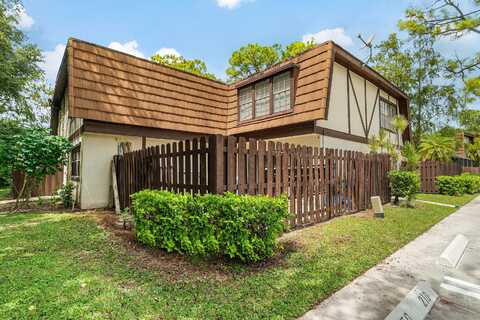 134 Weybridge Circle, Royal Palm Beach, FL 33411