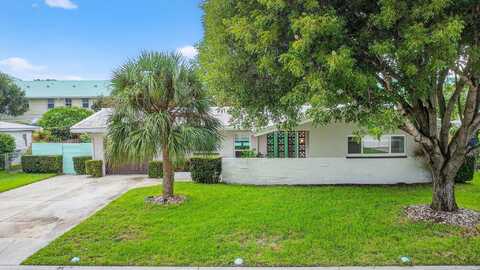 113 Park Lane E, Hypoluxo, FL 33462
