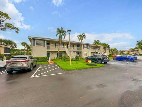 50 Stratford Lane, Boynton Beach, FL 33436