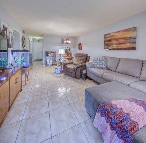 2811 Garden Drive S, Lake Worth, FL 33461