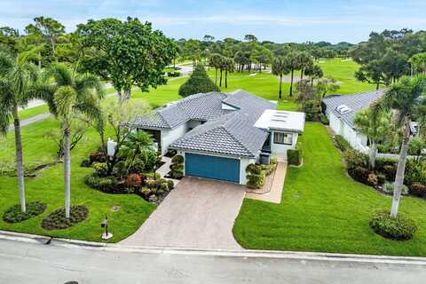 2 Woods Lane, Boynton Beach, FL 33436