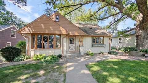 1913 Malvern Street, Lauderdale, MN 55113