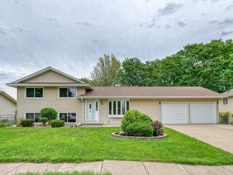 841 Cortland Drive, Apple Valley, MN 55124
