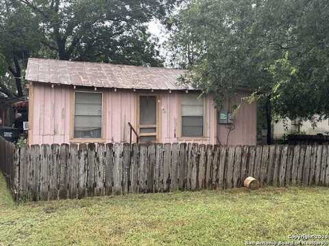 1006 W Colorado St, Pearsall, TX 78061