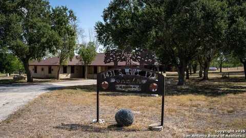 1431 S SH-123, Karnes City, TX 78118