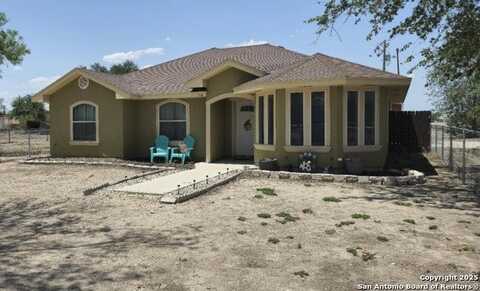 116 W Evlyn, La Pryor, TX 78872