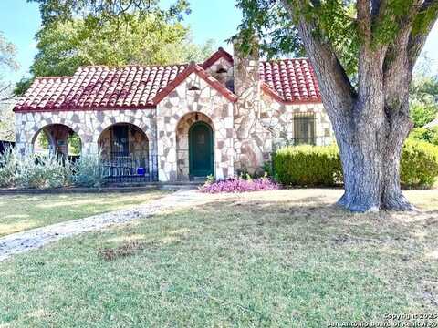 817 bismark, Seguin, TX 78155