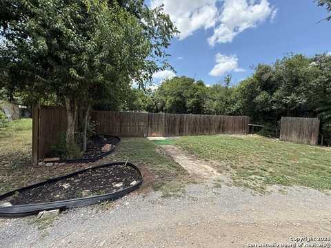 924 Roselawn, Seguin, TX 78155