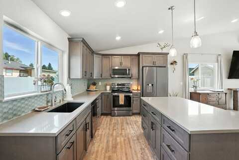 5325 Vincent Rd, Spokane, WA 99025