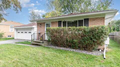555 Pioneer Trail, Saginaw, MI 48604