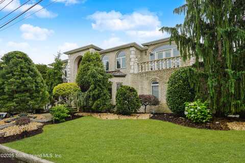36 Adlers Lane, Staten Island, NY 10307